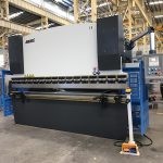 ručnom hidrauličnom prešačicom WC67Y-125T / 3200