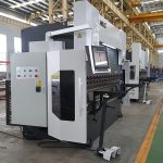 visokonaponska hidraulična sinkronizirana preša s kočnicom s Robotom