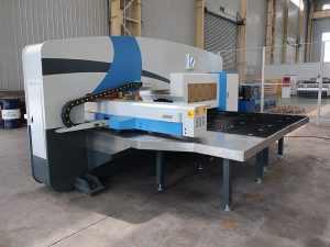 koristi se cnc turret punch press
